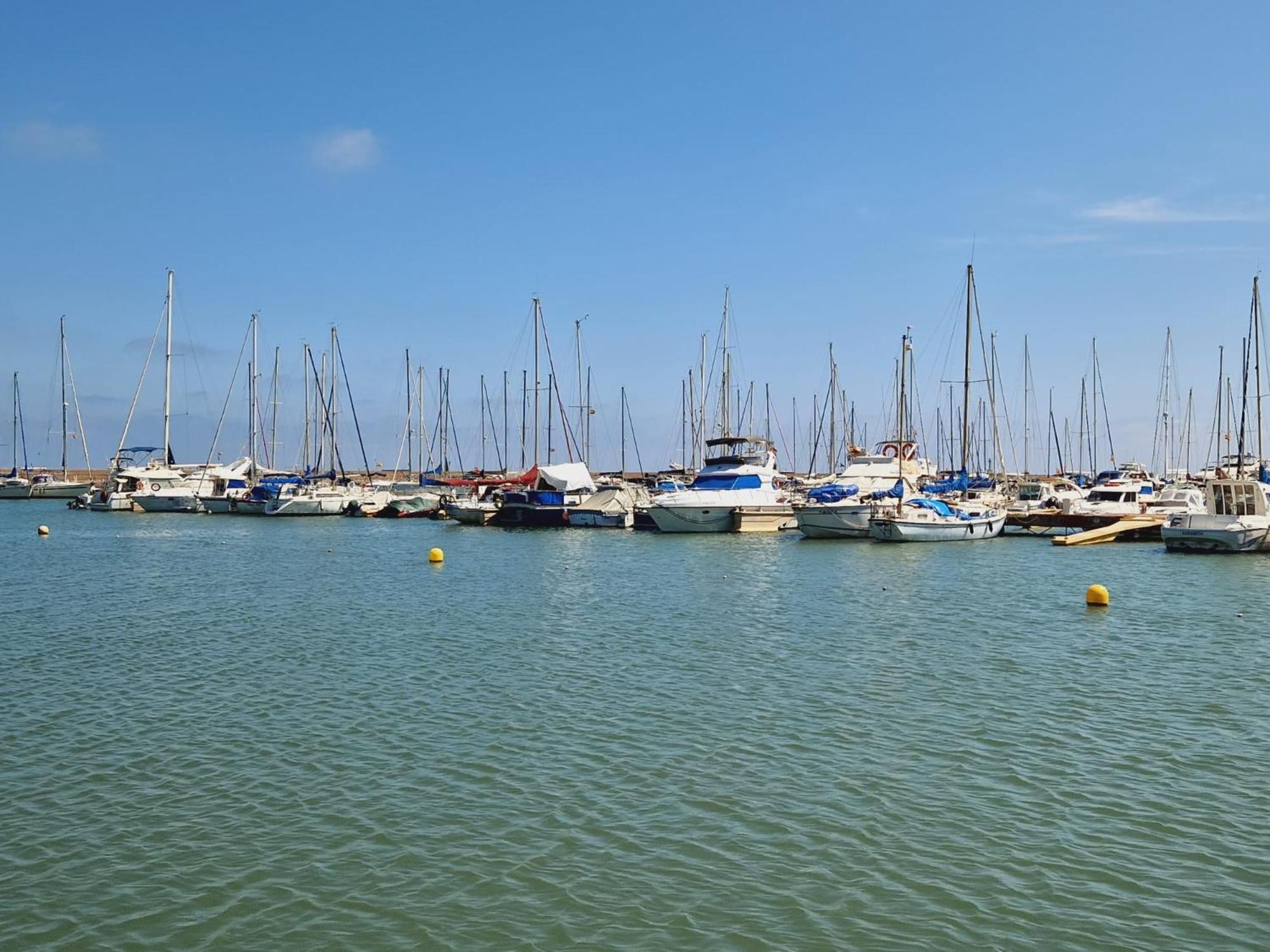 Apartamento Barbacoa, Piscina Y Playa 拉波夫拉德法尔纳尔斯 外观 照片