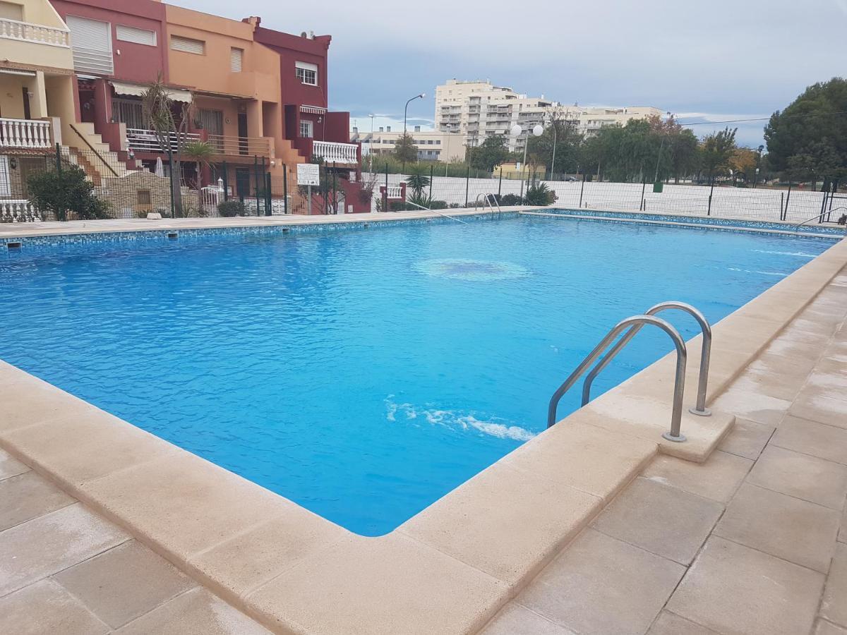 Apartamento Barbacoa, Piscina Y Playa 拉波夫拉德法尔纳尔斯 外观 照片